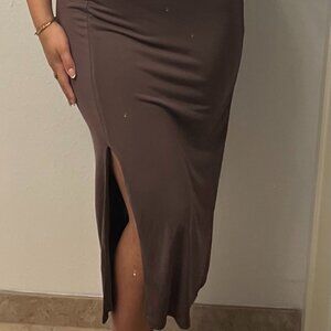 Nice and comfy skirt in brown. light and breathable